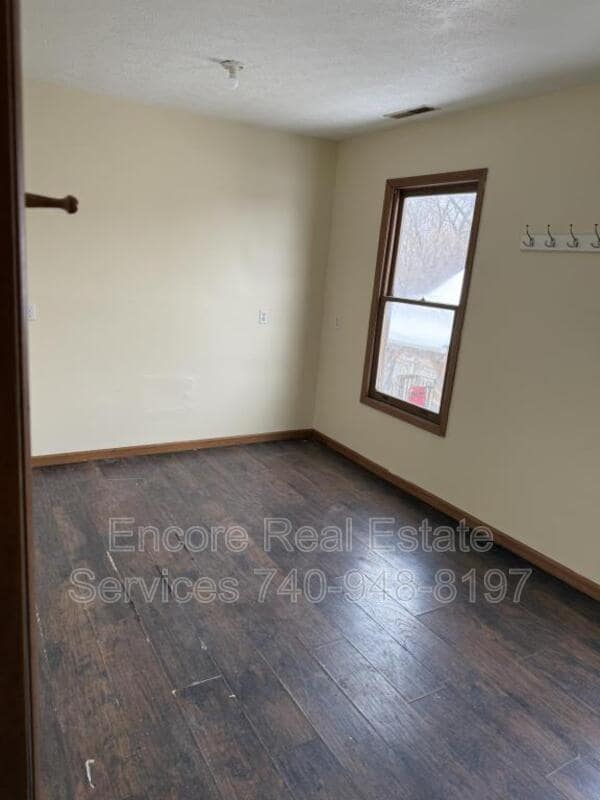 Building Photo - 91 N Buena Vista St