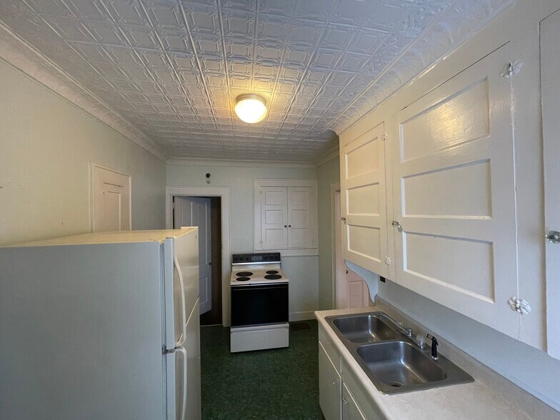 Building Photo - 411 W Sullivan St