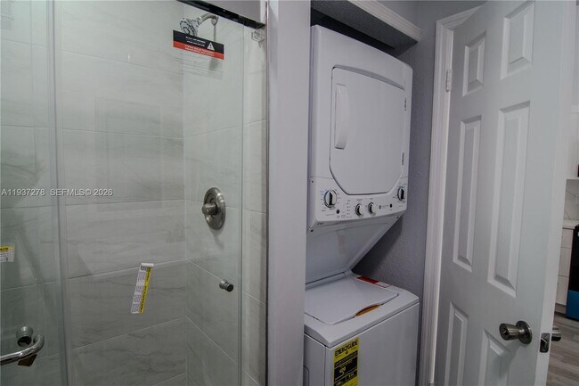 Building Photo - 3639 NW 83rd Ln