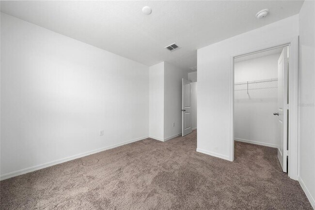 Building Photo - 2810 Raindrop Run St