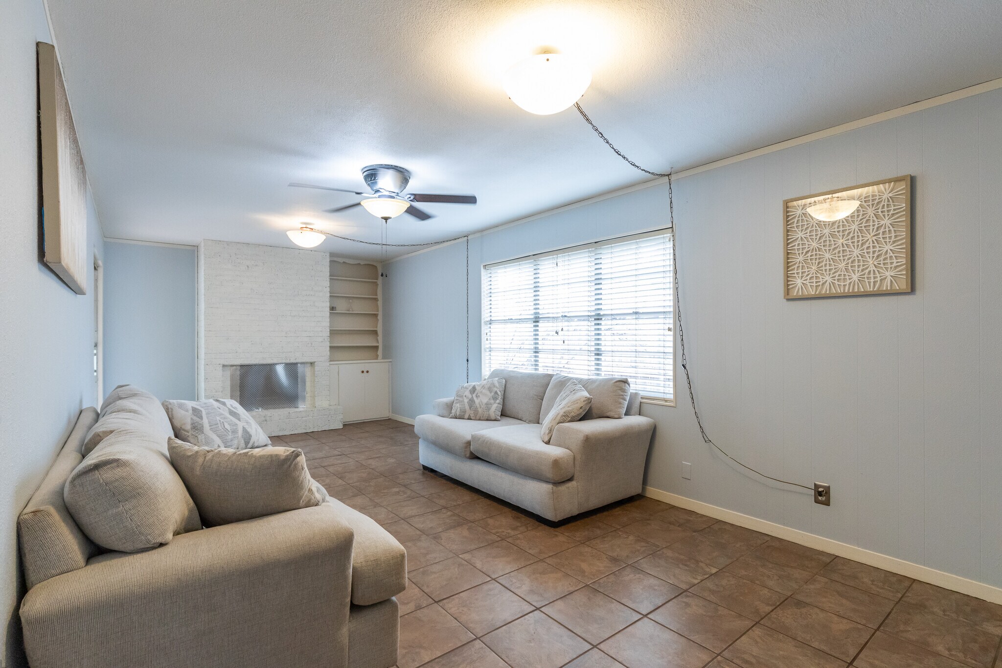 Building Photo - 1802 Glendale Dr