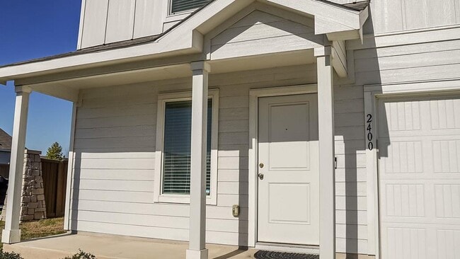 Building Photo - 2400 Willkomen Wy