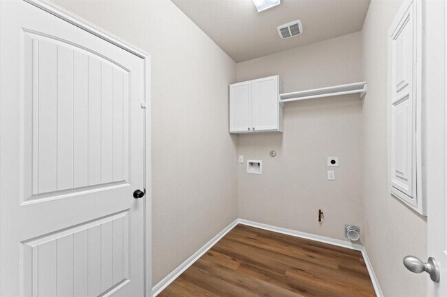 Building Photo - 9415 Vista Falls Ct