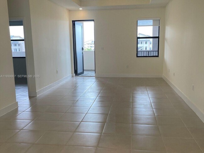 Building Photo - 7915 NW 104th Ave