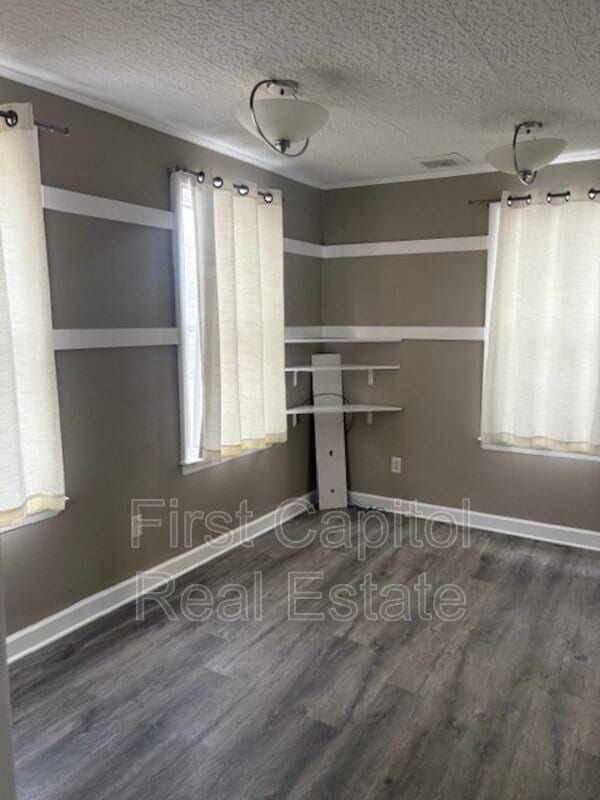 Building Photo - 5921 Linglestown Rd