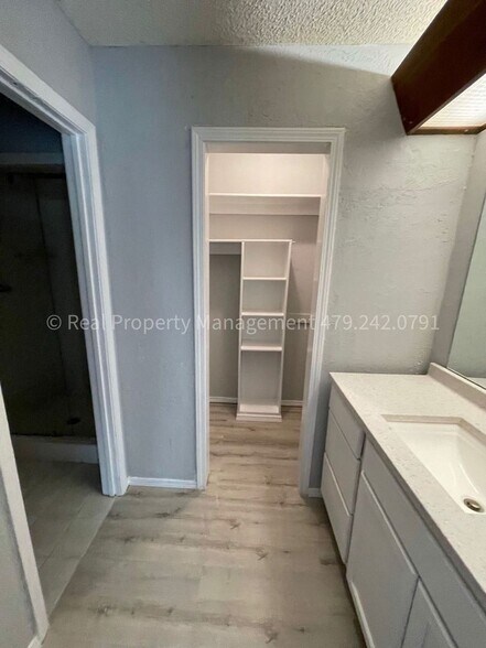 Building Photo - 8801 Meandering Way
