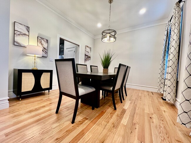 Building Photo - NEW, big, beautiful, Executive Home Libert...