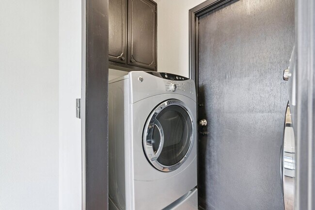 Building Photo - Charming 3-Bedroom Home Near OU Medical