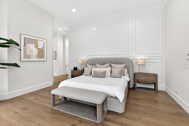 Building Photo - 1128 Crystal Dr