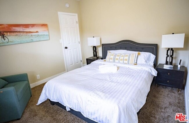 Building Photo - 1134 E 35th St