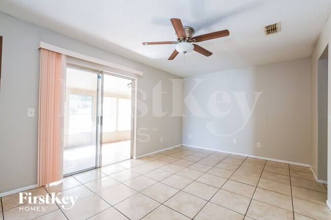 Building Photo - 1701 Freeman Dr