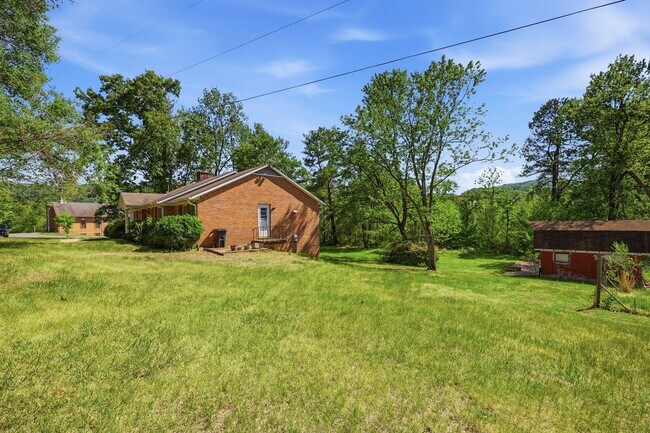Building Photo - 5757 Heards Mountain Rd