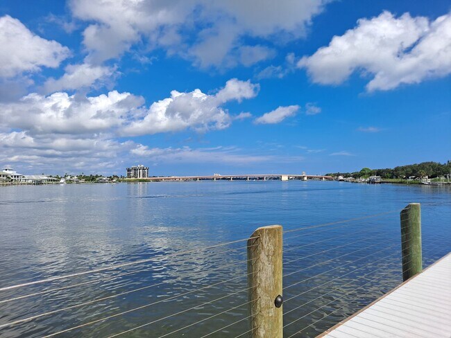Building Photo - BOUCHELLE ISLAND - RIVERFRONT 2BR 2BA CONDO!!