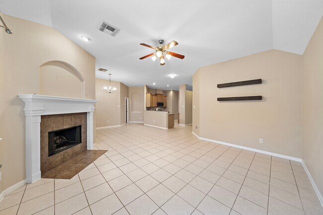 Building Photo - 25715 Abbotglen Ln