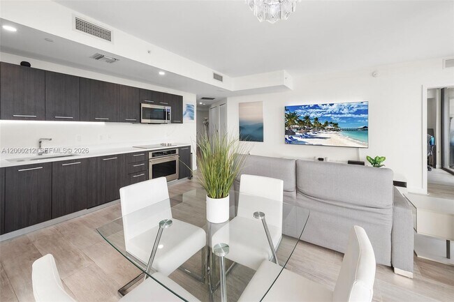 Building Photo - 45 SW 9th St