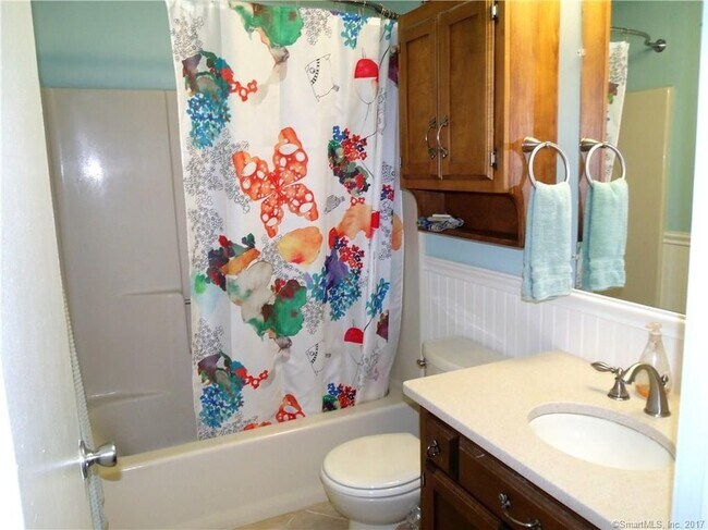 Building Photo - 44 Oak Forest Dr