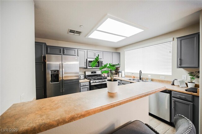 Building Photo - 833 Aspen Peak Loop