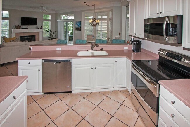 Building Photo - 137 Deer Cove Dr