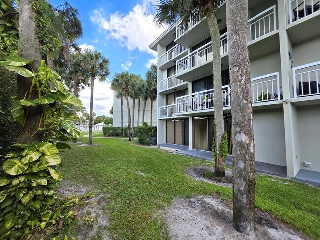 Building Photo - 2721 Village Blvd