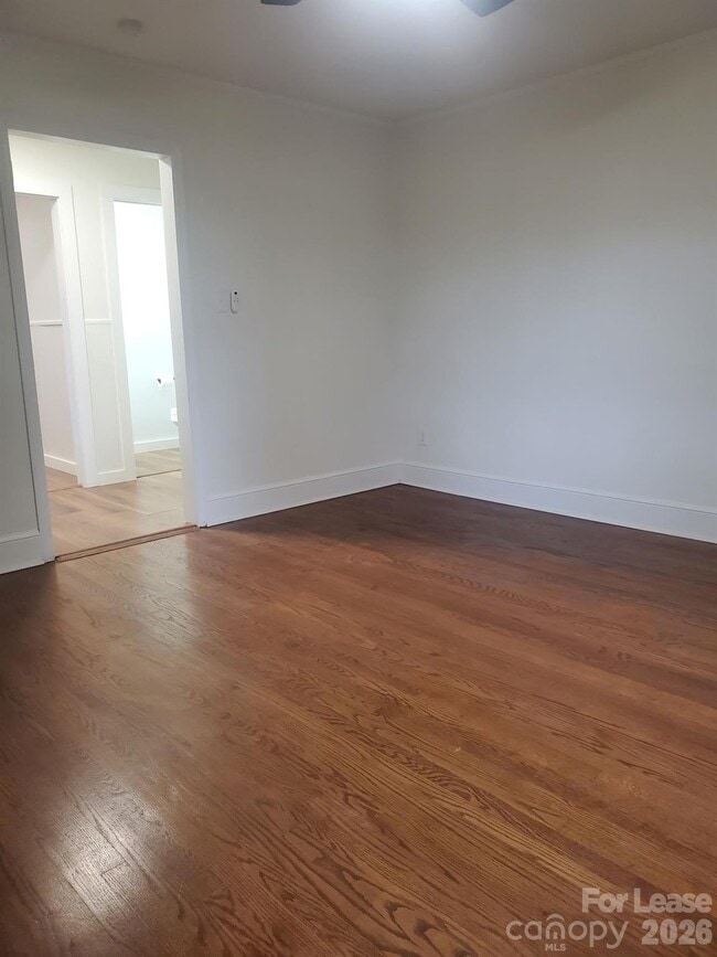 Building Photo - 15640 Ewart Rd