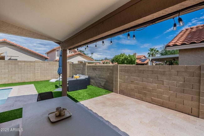 Building Photo - 8846 E Windrose Dr