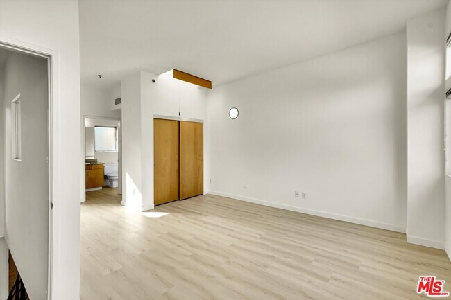 Building Photo - 11960 Iowa Ave