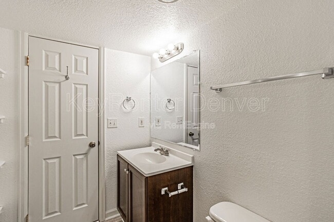 Building Photo - 14129 E Warren Pl