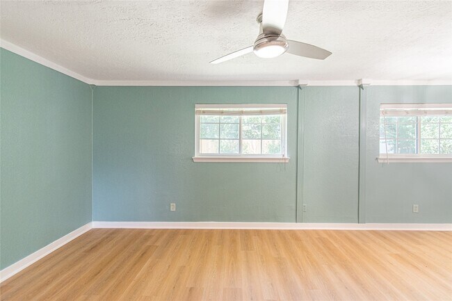 Building Photo - 12906 Southspring Dr