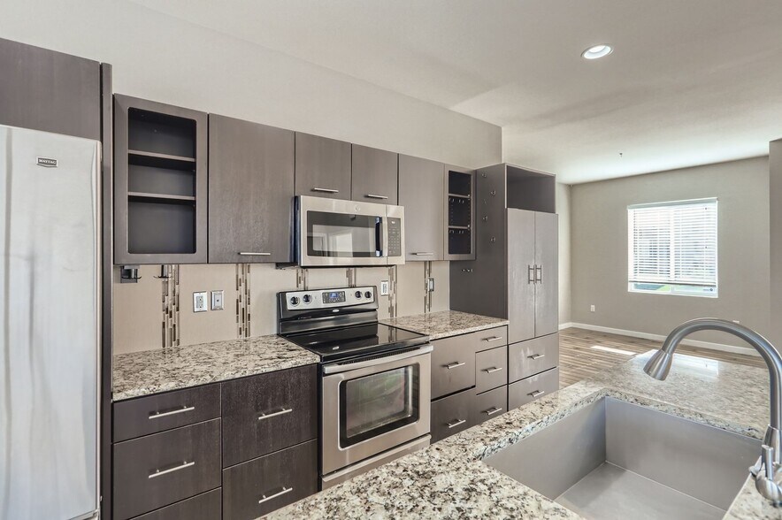 Building Photo - 3344 Cranston Cir
