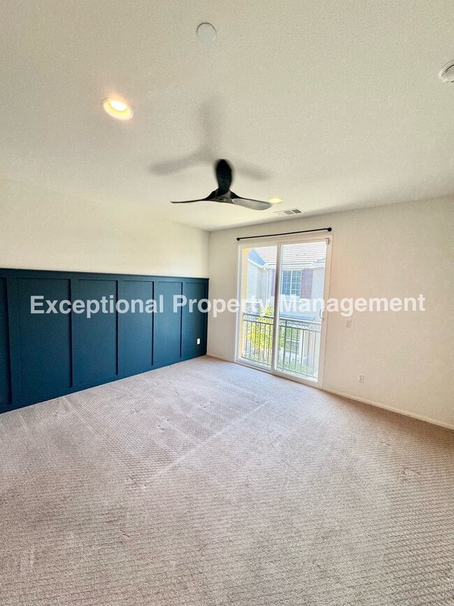 Building Photo - Great 3 bed 3 bath home