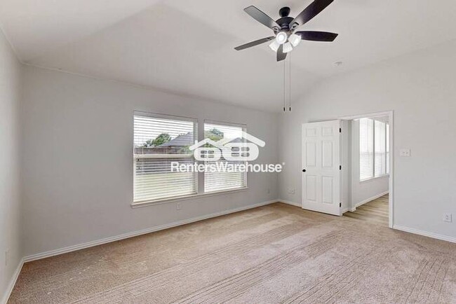 Building Photo - MOVE IN READY - 3BED/2BATH - FORNEY TEXAS