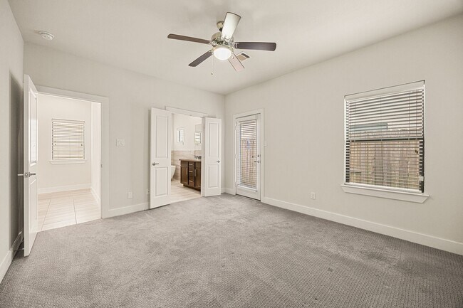 Building Photo - 3945 Tulane St