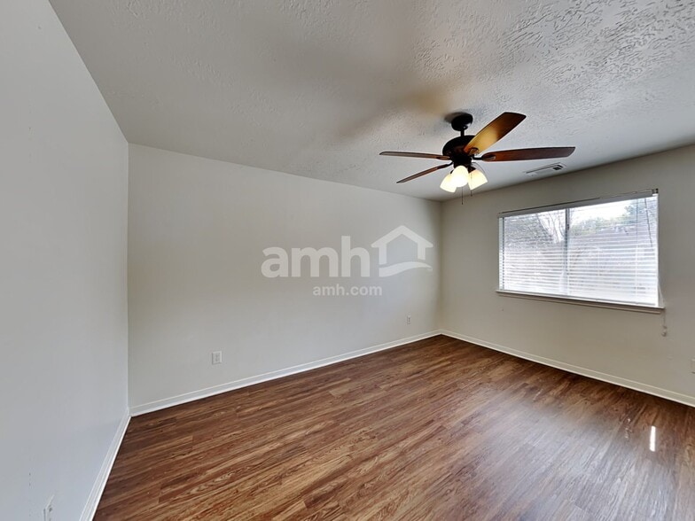 Building Photo - 5349 Yale Dr