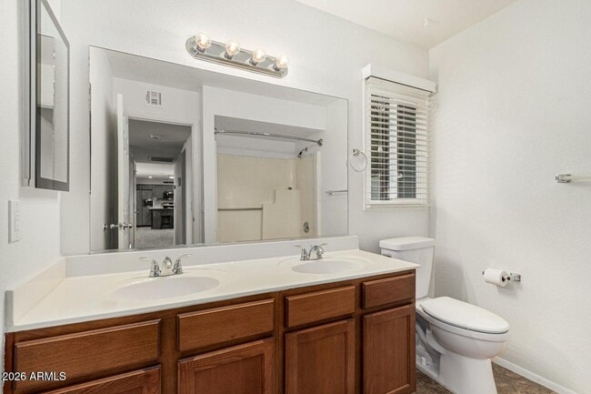 Building Photo - 2411 E Alameda Dr