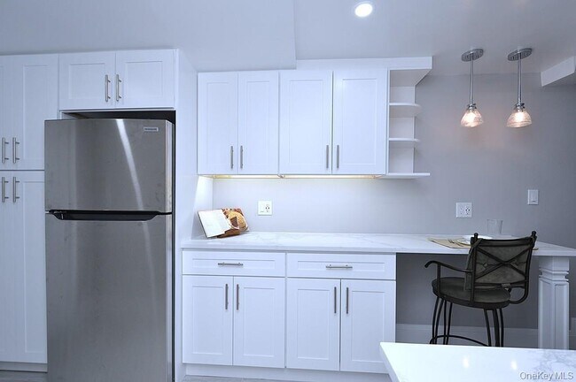 Building Photo - 105 Garth Rd