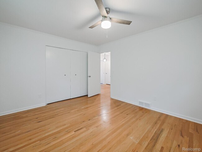 Building Photo - 7580 Thornwood St