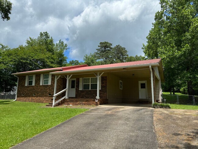 Building Photo - 3 bed/2 bath home- Alexandria, AL