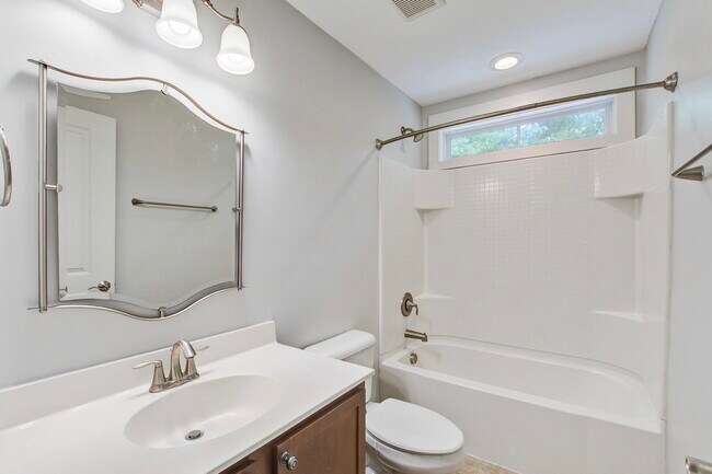 Building Photo - 1811 Luna Ct