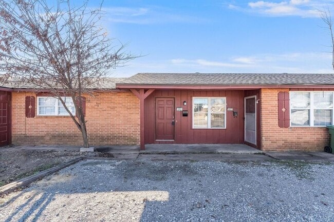 Building Photo - 600 W Olive St