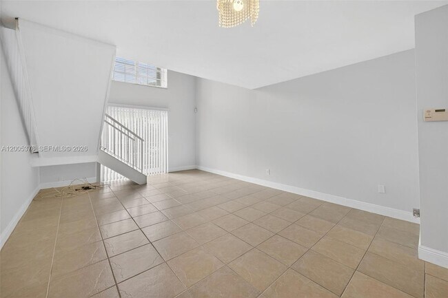 Building Photo - 8550 SW 109th Ave