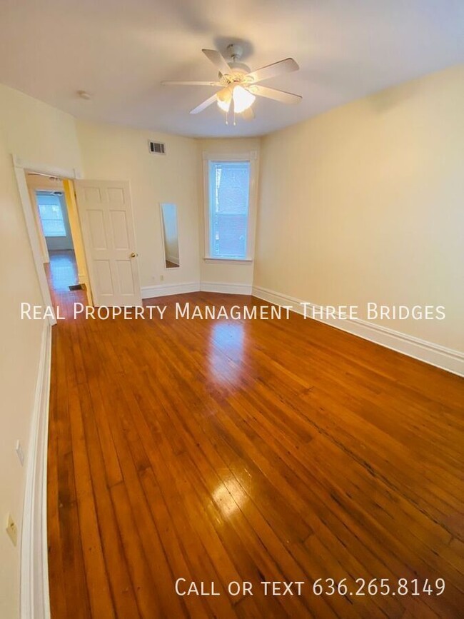 Building Photo - Soulard 2-Bedroom Upstairs Apartment