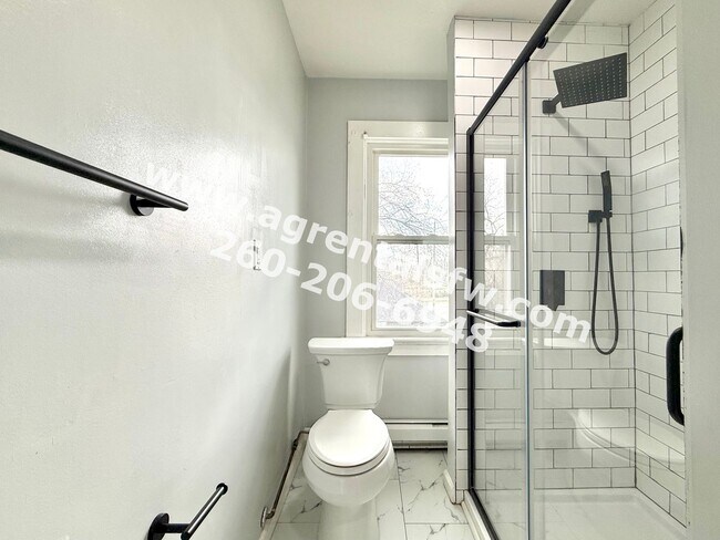 Building Photo - 1829 Broadway