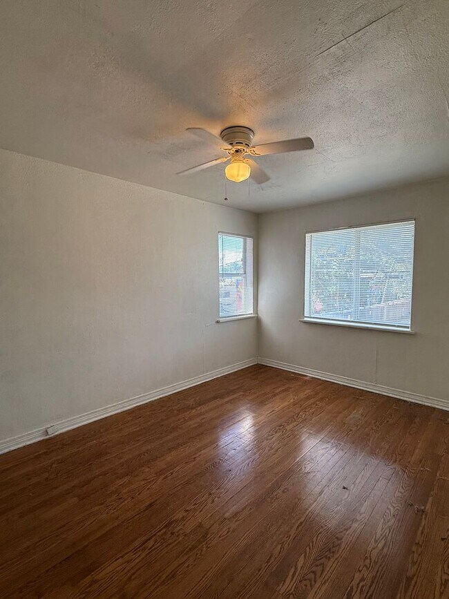 Building Photo - Classic 1-Bedroom, 1-Bath Apartment in Pri...