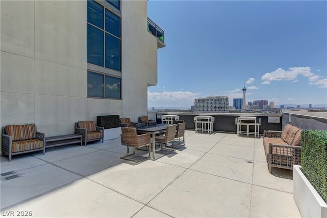 Building Photo - 353 E Bonneville Ave