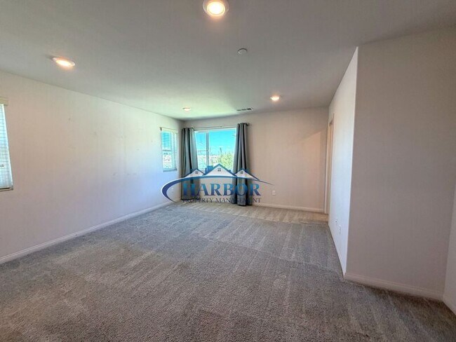 Building Photo - 1215 Canoe Ln