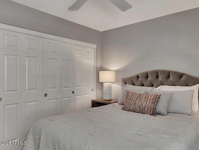 Building Photo - 7773 E Stallion Rd