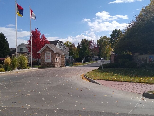 Building Photo - HUGE 3 Bedroom 3 Bath Home in Gated Community