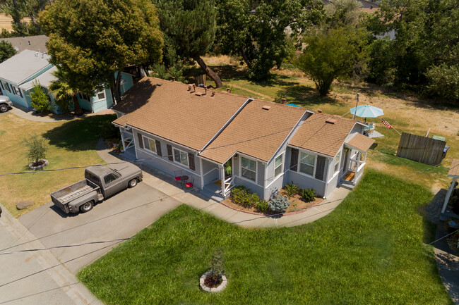 Building Photo - 6 Monte Vista Ct