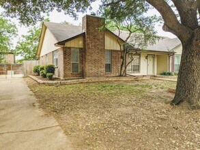 Building Photo - Cute 1 story duplex in Euless in CGISD
