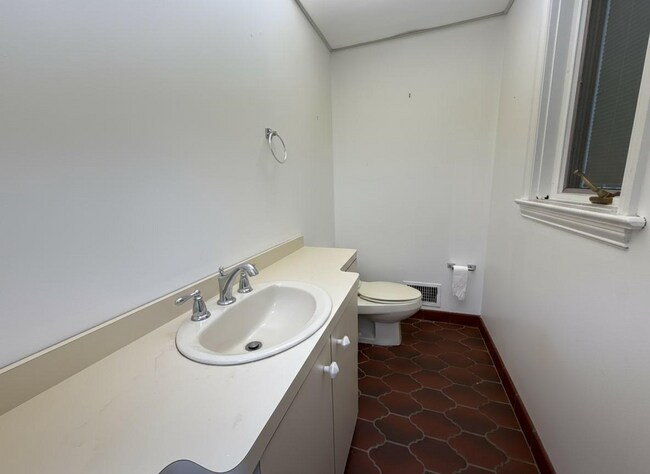 Building Photo - 1225 Rock Creek Rd